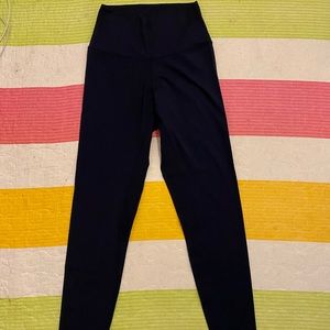 NWOT COLORFULKOALA LEGGINGS (NAVY, SIZE S)
